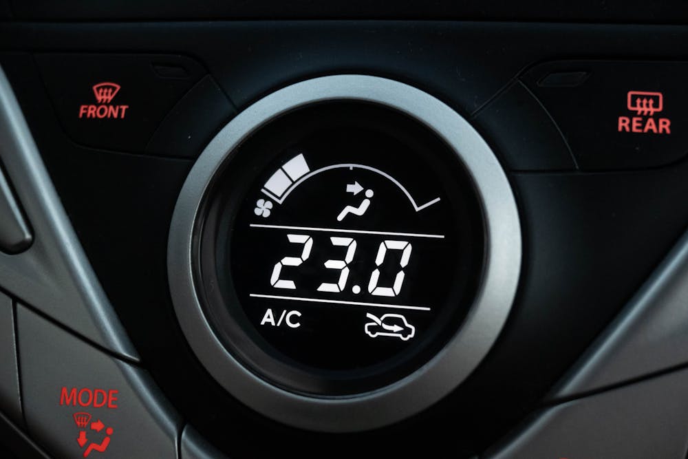 Digitalna auto klima