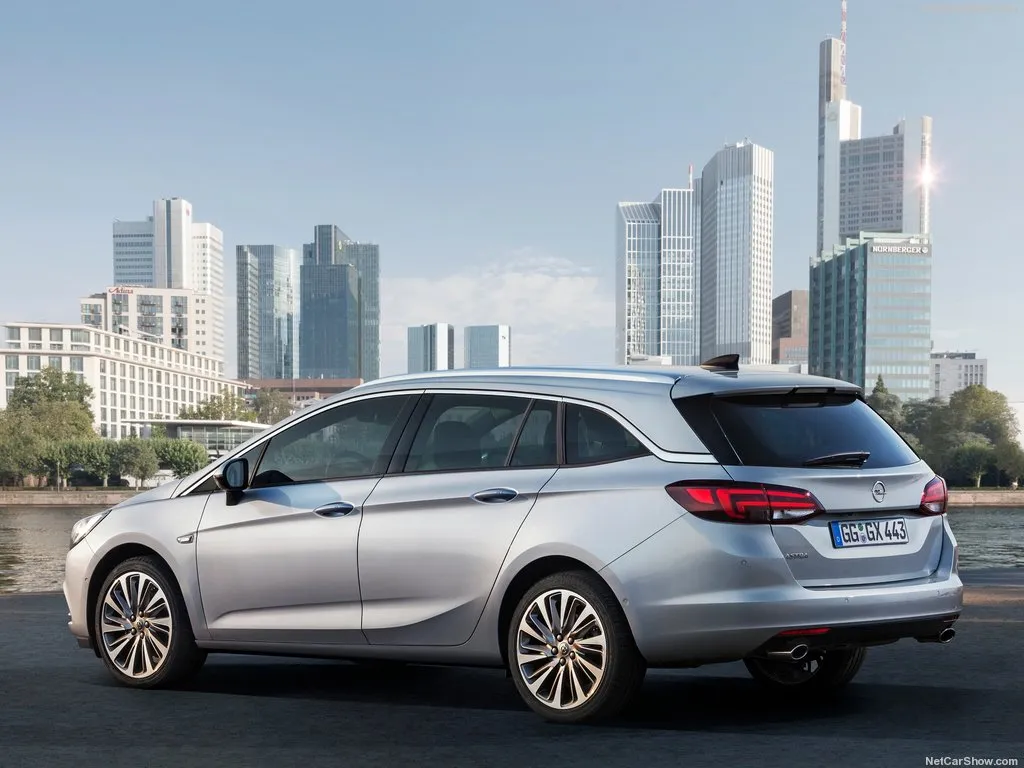 Opel-Astra_Sports_Tourer-2016-6