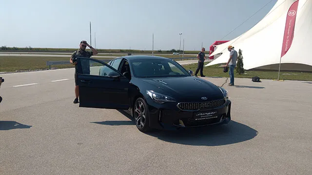 Kia Stinger 3.3 prednji deo