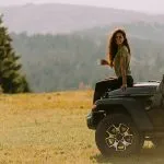 Mlada Zena Na Jeep U