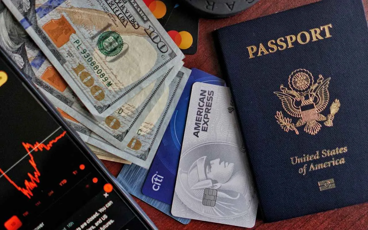 Novac i pasoš