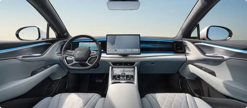 BYD Sealion 7 unutrašnjost automobila