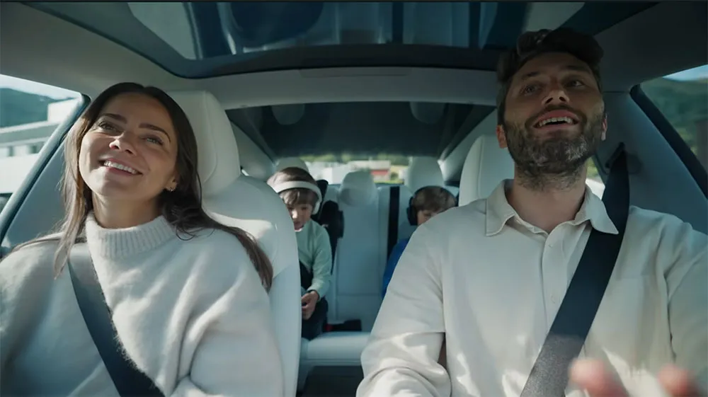 Tesla 3 unutrašnjost